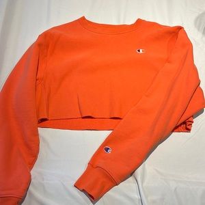 Cropped crewneck